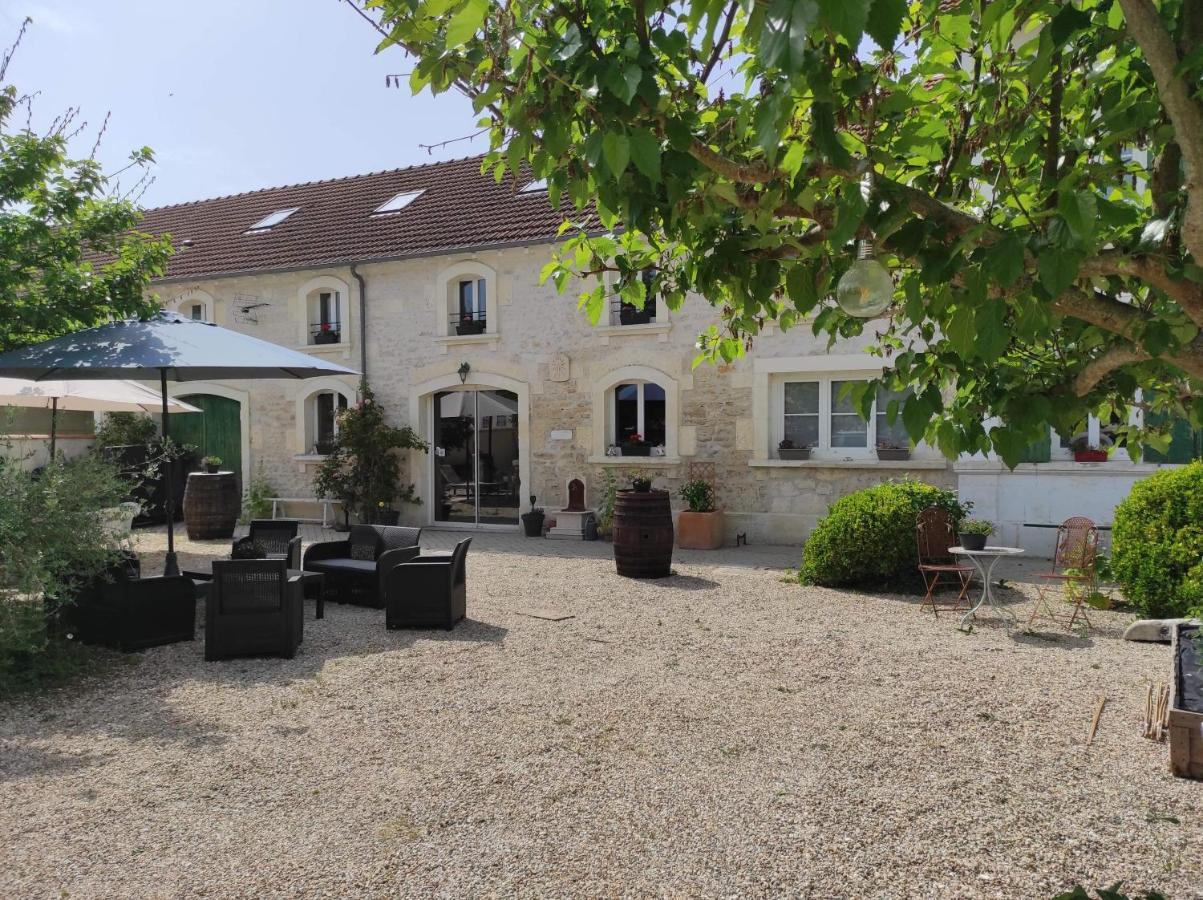 Bed and Breakfast L'Entre Deux Vignes Brizambourg Exterior foto